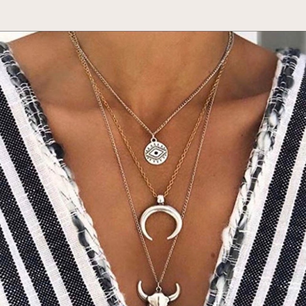 Silver Layered Necklace Set with Bull Pendant - Picture 2 of 3